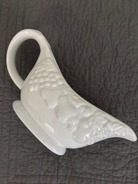 Vintage Classic White Gibson China Gravy Boat with Raised Fruit Design NWOT